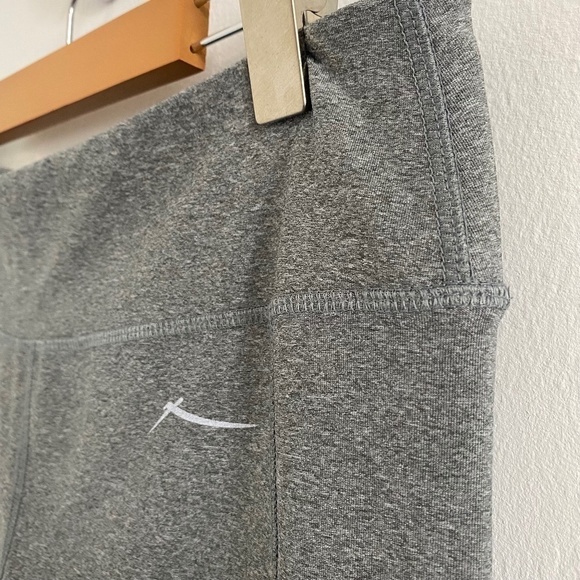 (NWOT) X BY GOTTEX GRAY SIDE MESH LEGGINGS WITH SIDE POCKETS - Picture 2 of 12